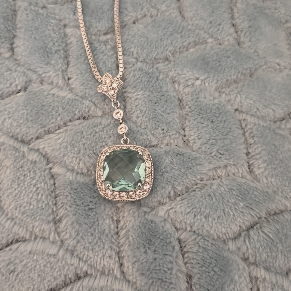 Elegant 9.25 Sterling Silver Pendant Necklace